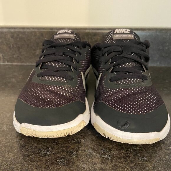 Nike Flex Experience 4 Training Shoes - Size 4Y - Picture 3 of 9